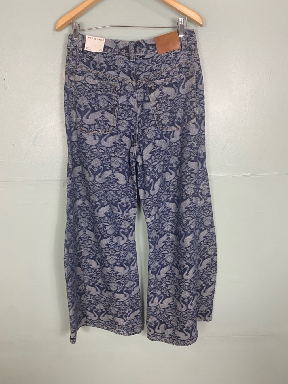 Free People Eden Slouch Baggy Barrel Size 28 Swan Song Blue Denim - Picture 6 of 7